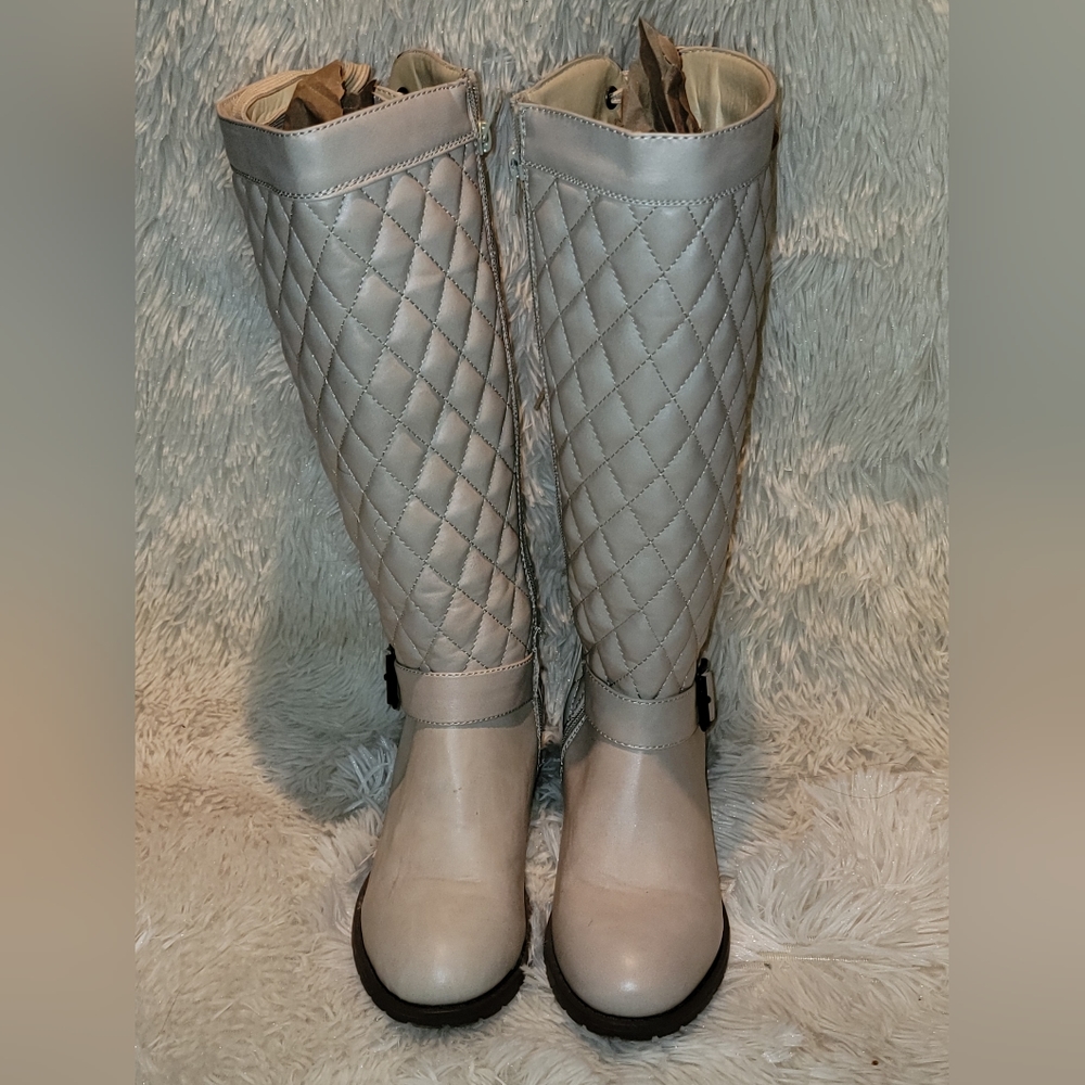 Shoedazzle "Stormie" Boots - U.S. Size 6 - Lt. Tan - Lace up Backs - Side Zipper - Picture 4 of 12